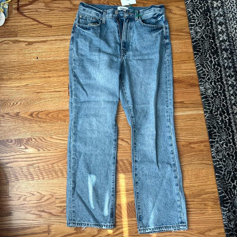 Pistola High arose Mom Kick